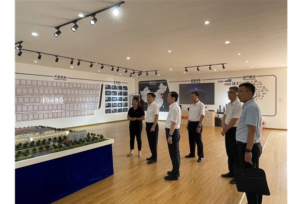 潍坊市财政局党组书记、局长王金祥一行到中裕机电调研指导