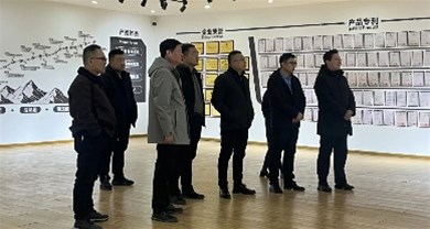 热烈欢迎中国农业机械化协会副会长管延华一行莅临中裕指导工作